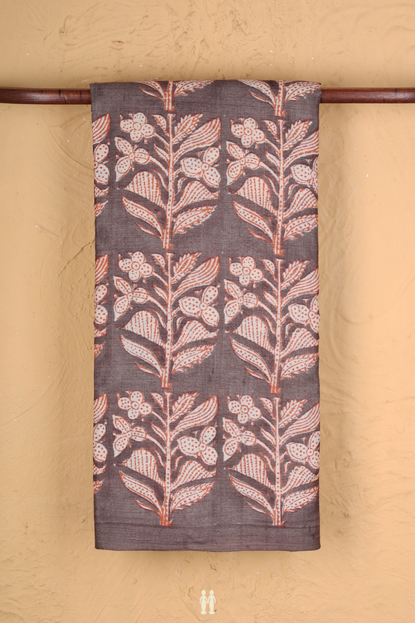 Tussar Silk Saree In Chalet Green With Floral Design