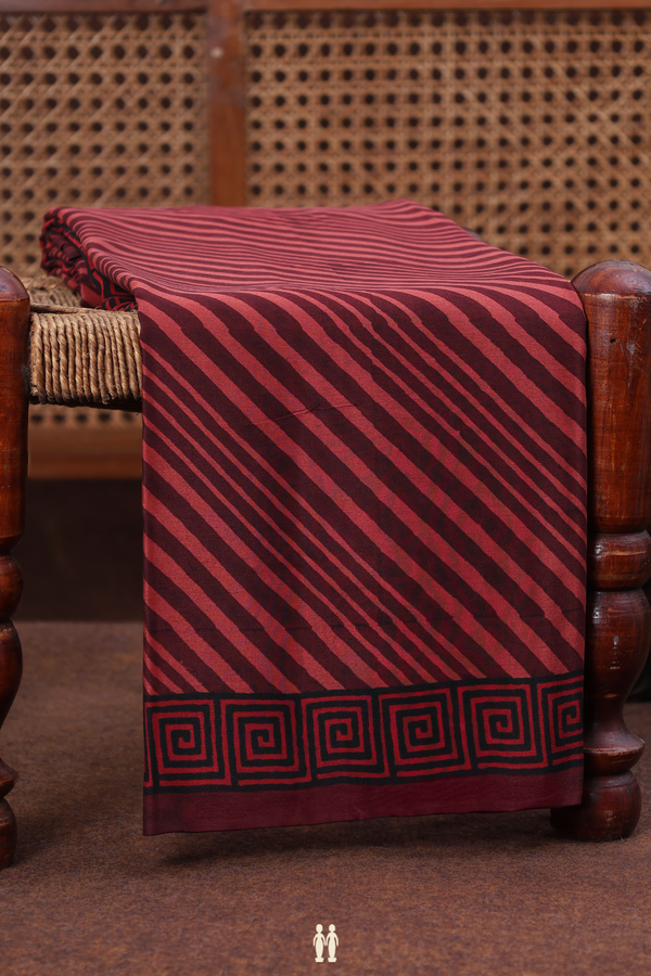 Crepe Saree In Dusty Red And Maroon With Diagonal Design