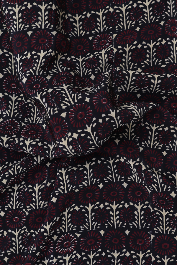 Georgette Saree In Black With Floral Design