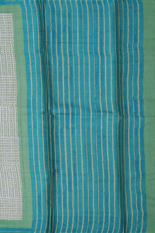 Tussar Silk Saree In Green With Geometric Design