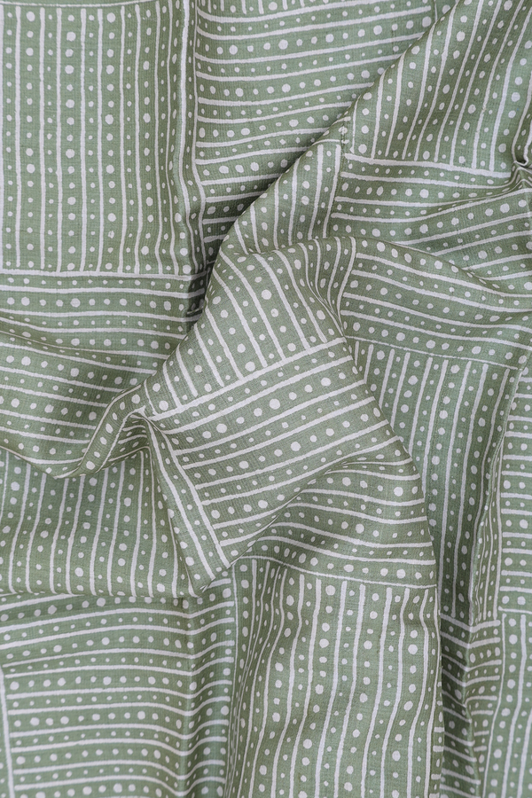 Tussar Silk Saree In Green With Geometric Design