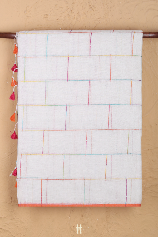 Linen Saree In White With Checks Design