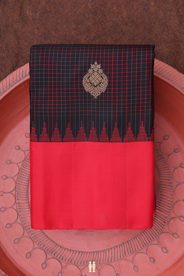 Gadwal Silk Saree In Black Along Checks With Buttas