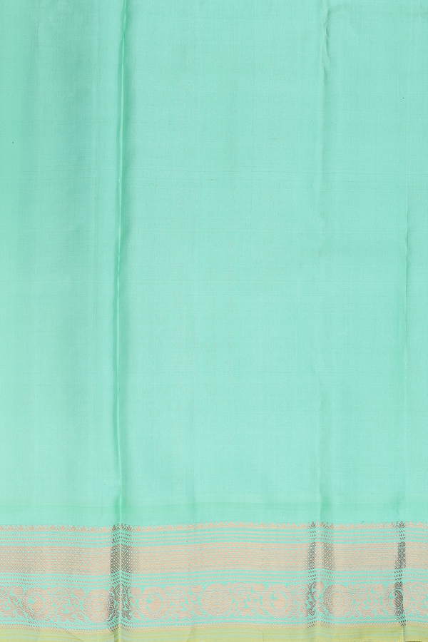 Gadwal Silk Saree In Grape Purple With Floral Buttas
