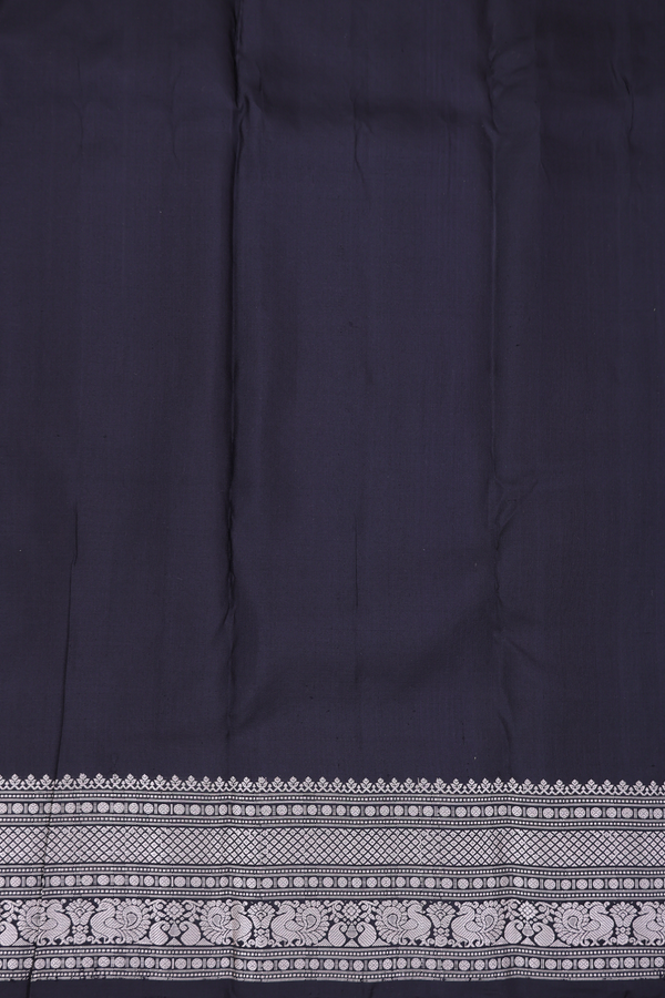 Gadwal Silk Saree In Scarlet Red With Peacock Buttas