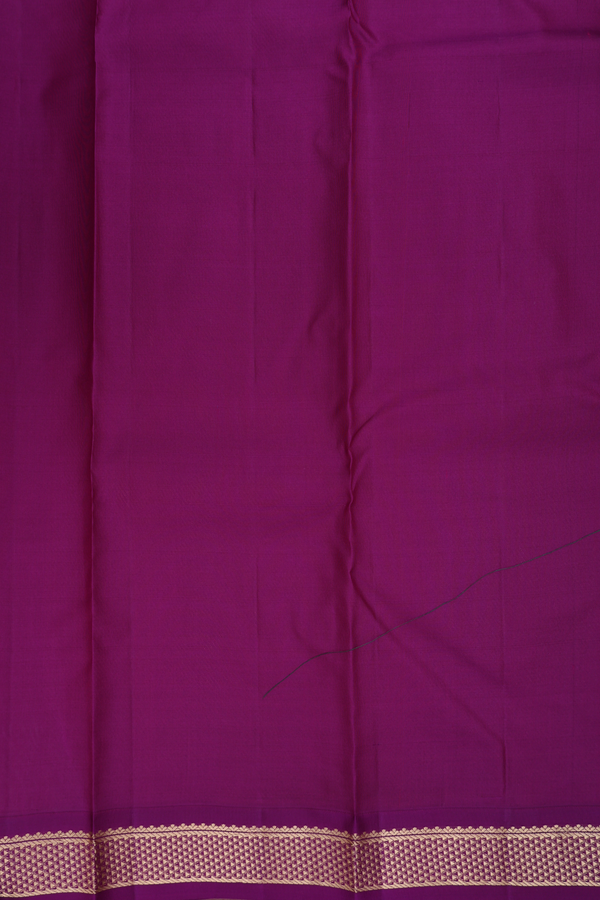 Kanchipuram Silk Saree In Emerald Green With Zari Buttas