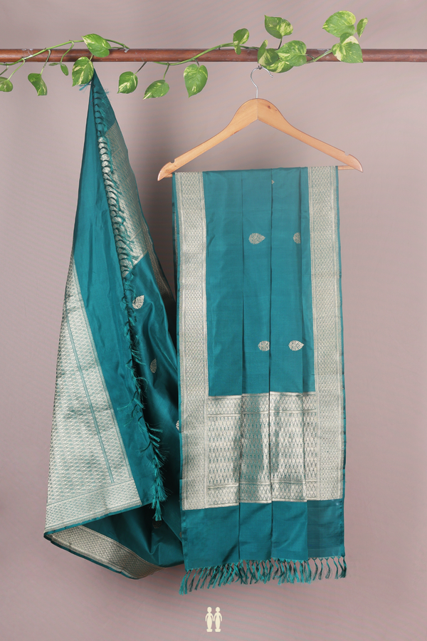 Thilagam Buttas Green Silk Dupatta