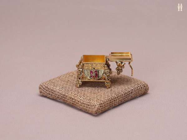 Ganesha Design Gold Plated Silver Kunguma Chimil