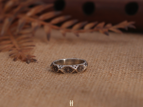 Light Weighted Pure Silver Ring