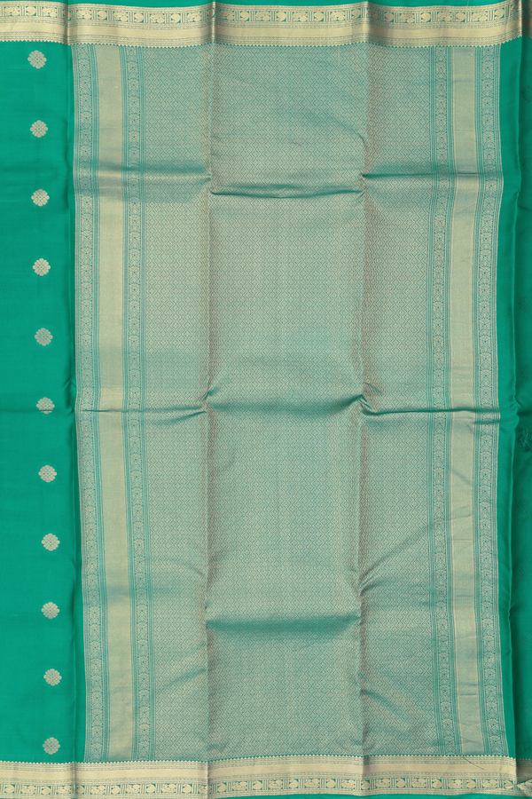 Kanchipuram Silk Saree In Emerald Green With Floral Buttas