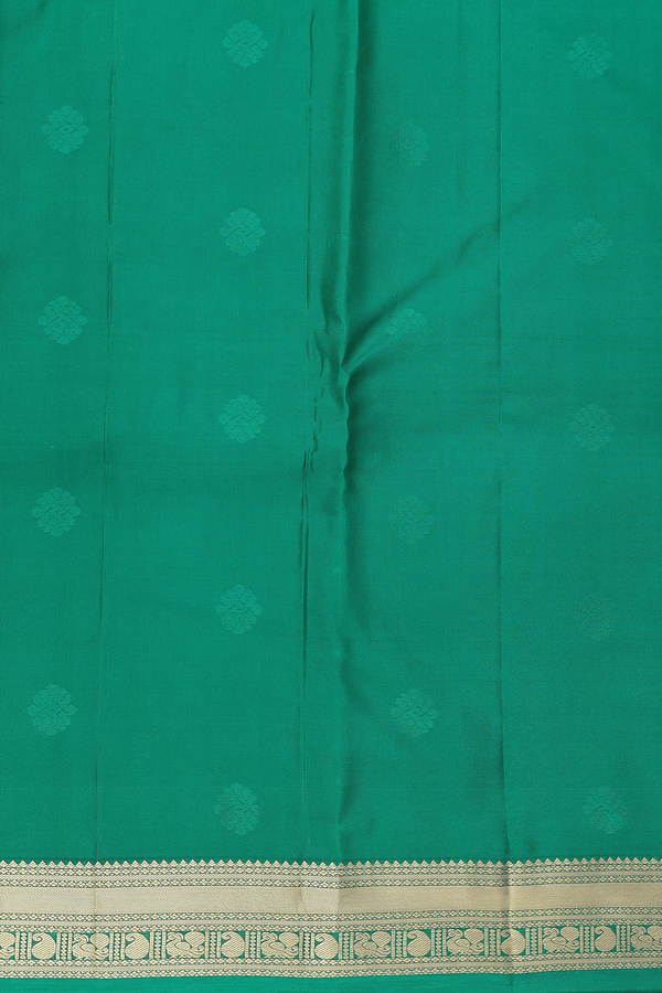 Kanchipuram Silk Saree In Emerald Green With Floral Buttas
