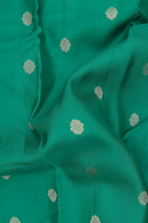 Kanchipuram Silk Saree In Emerald Green With Floral Buttas