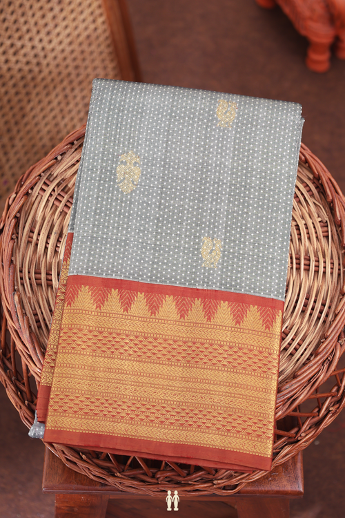 Kanchipuram Silk Saree In Grey With Jacquard Pattern