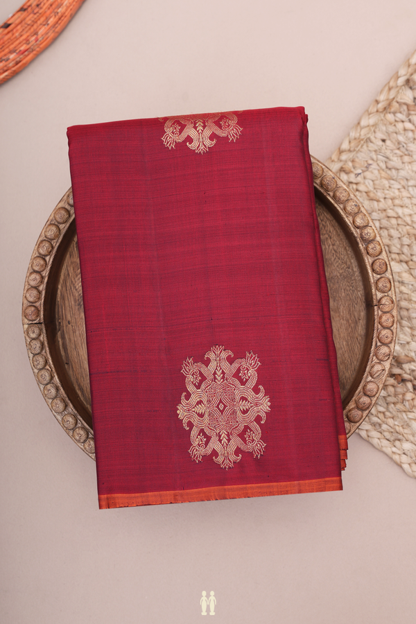 Kanchipuram Silk Saree In Ruby Red With Zari Motifs
