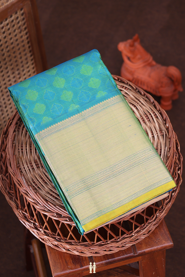 Kanchipuram Silk Saree In Dual Tone With Jacquard Pattern