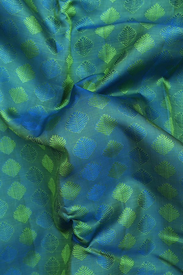 Kanchipuram Silk Saree In Dual Tone With Jacquard Pattern