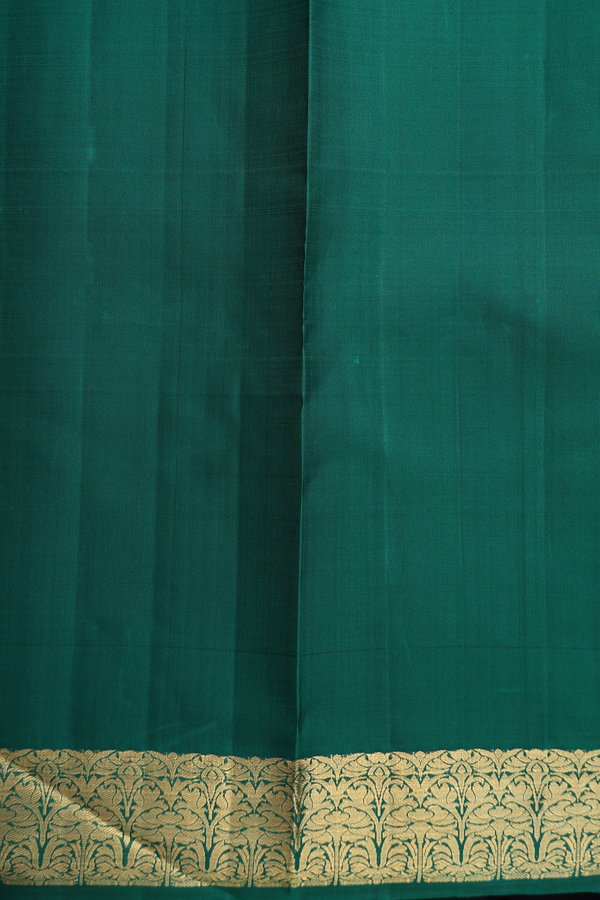 Kanchipuram Silk Saree In Parrot Green With Jacquard Pattern