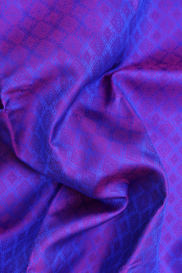 Kanchipuram Silk Saree In Dual Tone With Jacquard Pattern