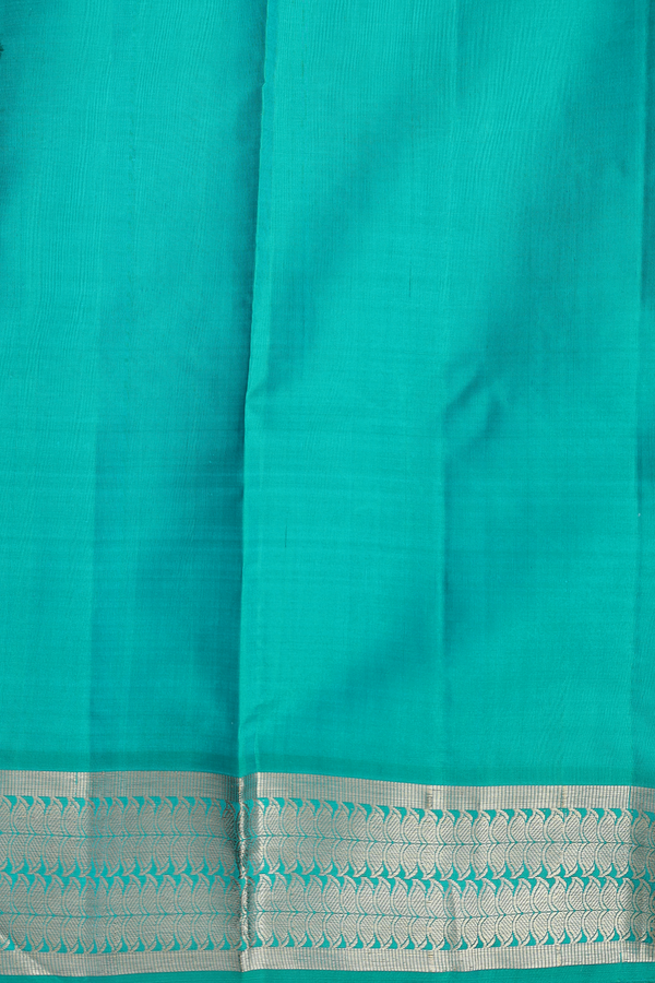 Kanchipuram Silk Saree In Peacock Green With Floral Buttis