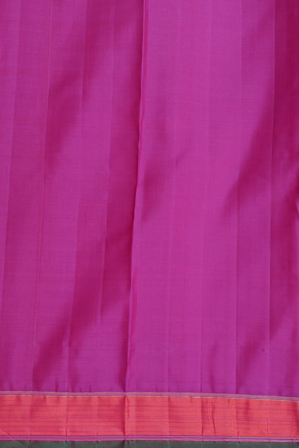 Kanchipuram Silk Saree In Dark Pink With Star Buttas