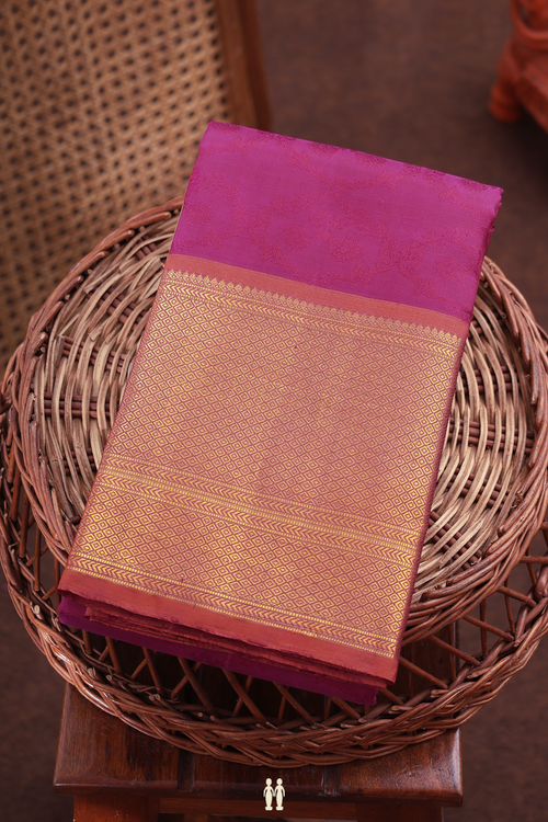 Kanchipuram Silk Saree In Berry Purple With Ogee Design