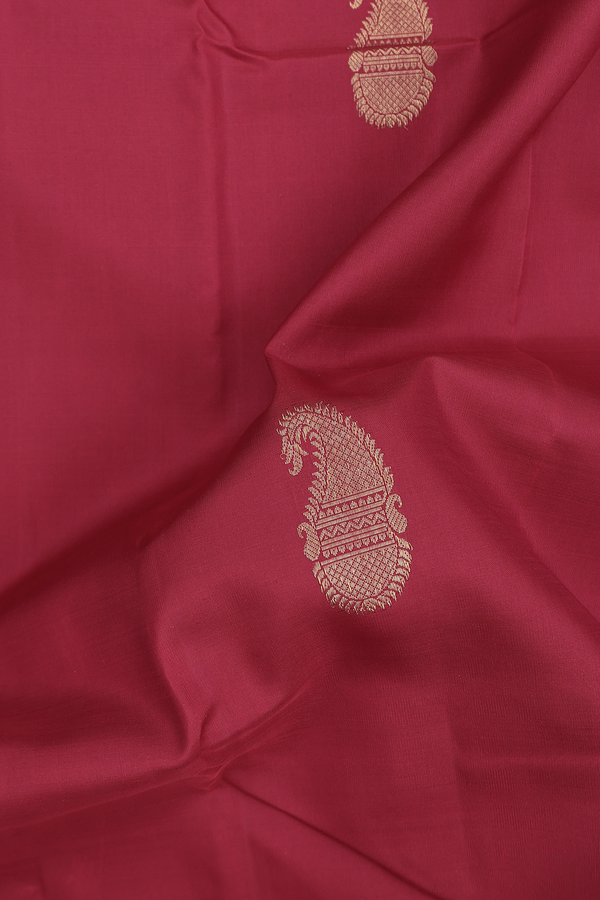 Kanchipuram Silk Saree In Red With Paisley Buttas