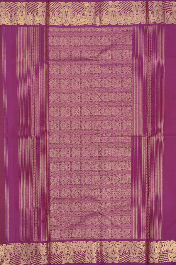 Kanchipuram Silk Saree In Leaf Green With Floral Buttas