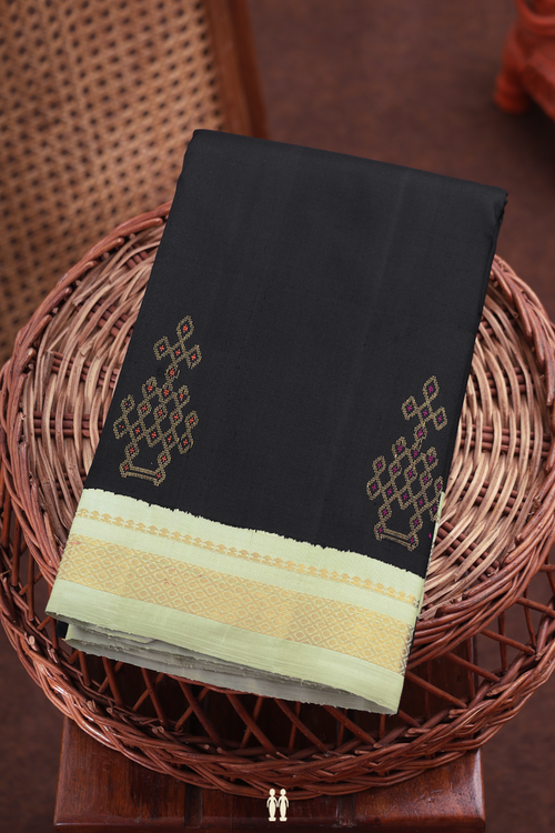 Kanchipuram Silk Saree In Black With Korvai Border