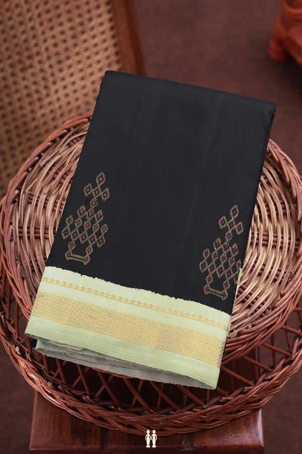 Kanchipuram Silk Saree In Black With Korvai Border