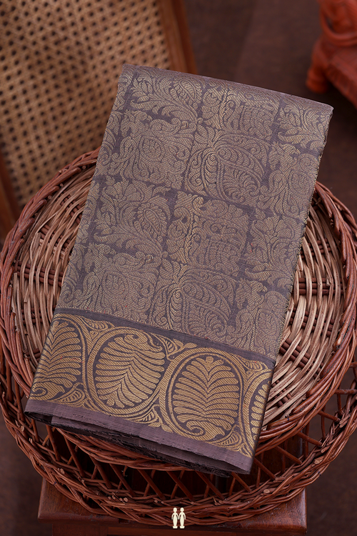 Kanchipuram Silk Saree In Cedar Brown With Brocade Design