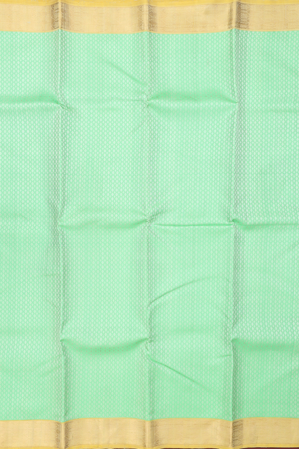 Kanchipuram Silk Saree In Green With Jacquard Pattern