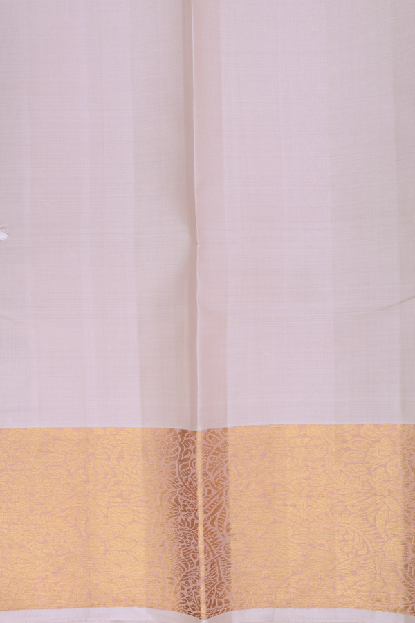 Kanchipuram Silk Saree In Cream Color With Zari Border