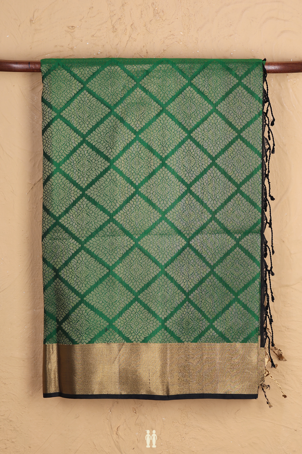 Soft Silk Saree In Emerald Green With Diamond Design