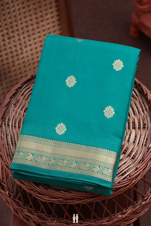 Kanchipuram Silk Saree In Emerald Green With Floral Buttas