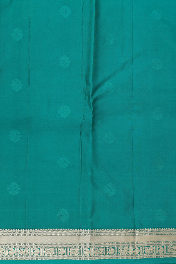 Kanchipuram Silk Saree In Emerald Green With Floral Buttas