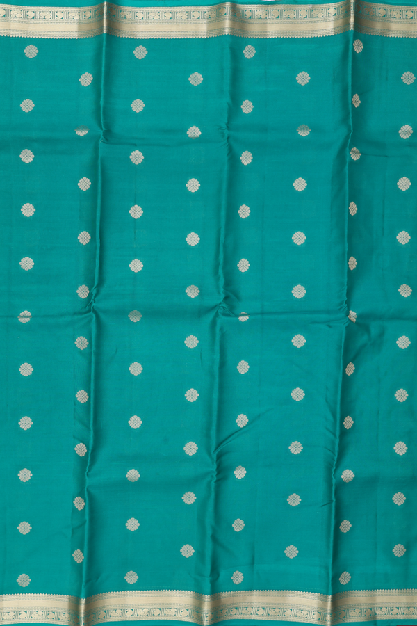 Kanchipuram Silk Saree In Emerald Green With Floral Buttas