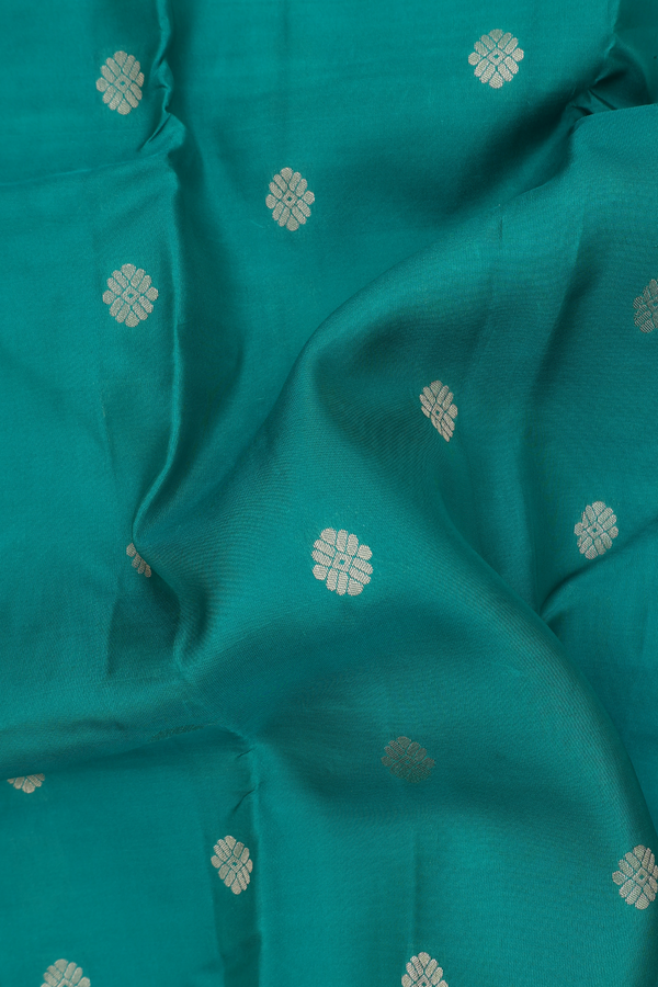 Kanchipuram Silk Saree In Emerald Green With Floral Buttas
