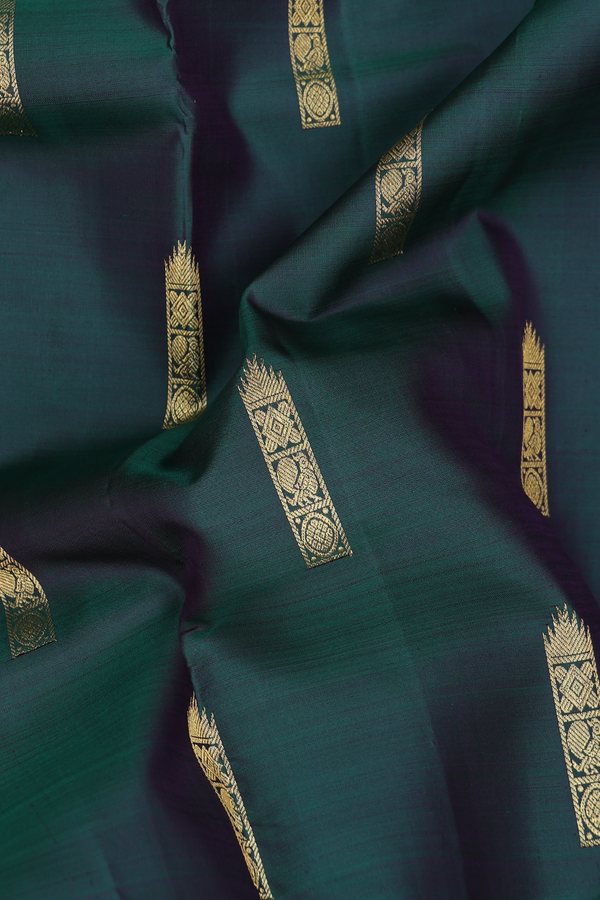 Kanchipuram Silk Saree In Forest Green With Zari Motifs