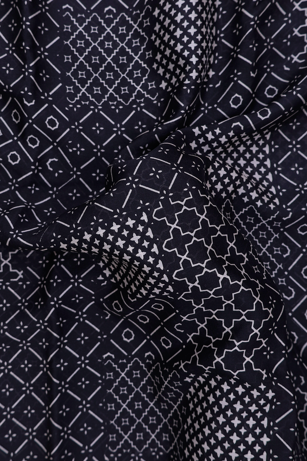 Crepe Saree In Black With Allover Design