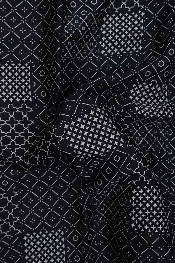 Crepe Saree In Black With Allover Design