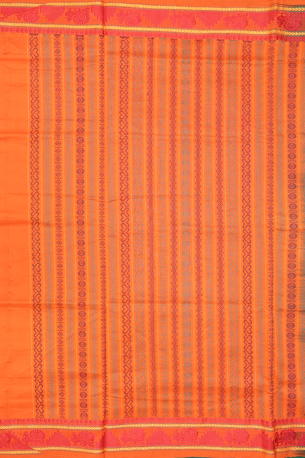 Semi Silk Cotton Saree In Green With Peacock Buttas