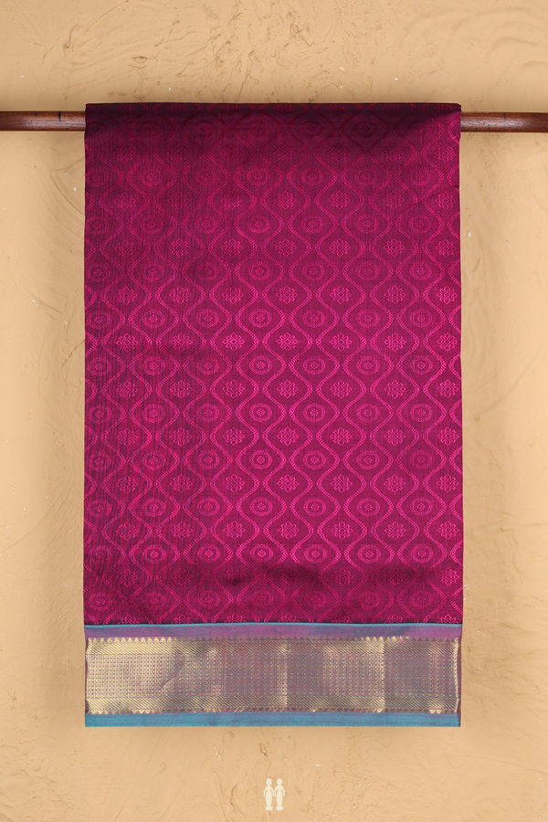 Silk Cotton Saree In Berry Purple With Scallop Design