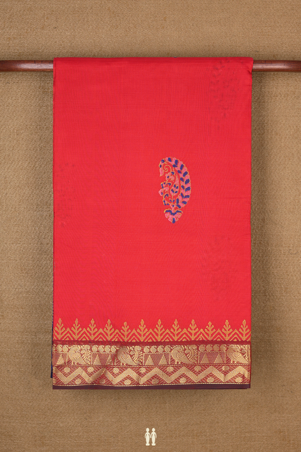 Silk Cotton Saree In Chilli Red With Paisley Printed Motifs