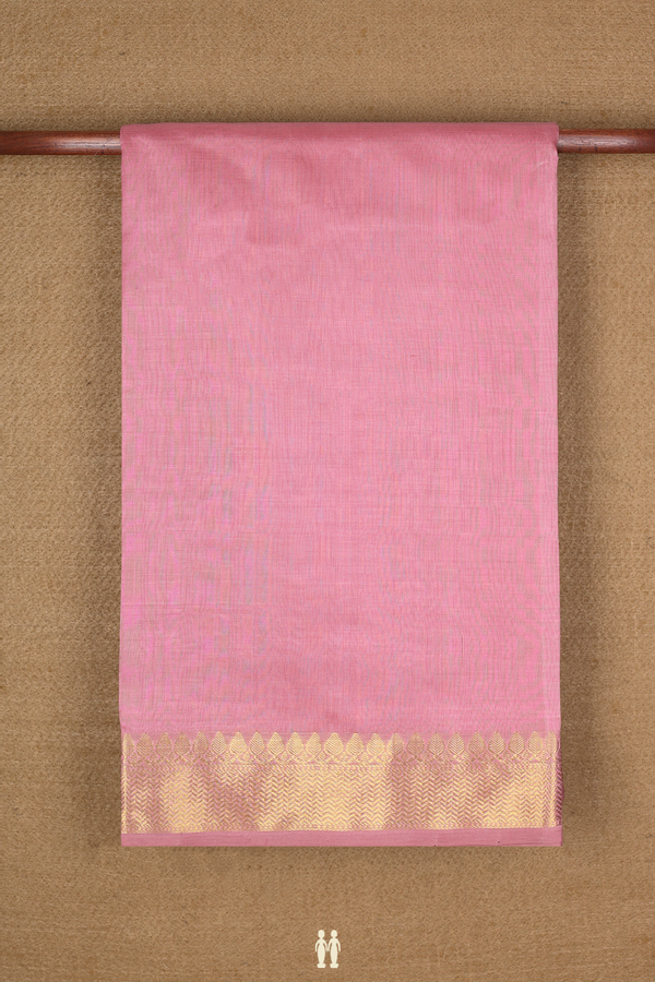 Silk Cotton Saree In Onion Pink With Chevron Zari Border