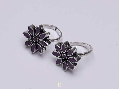 Pair Of Floral Design Oxidized Silver Toe Rings
