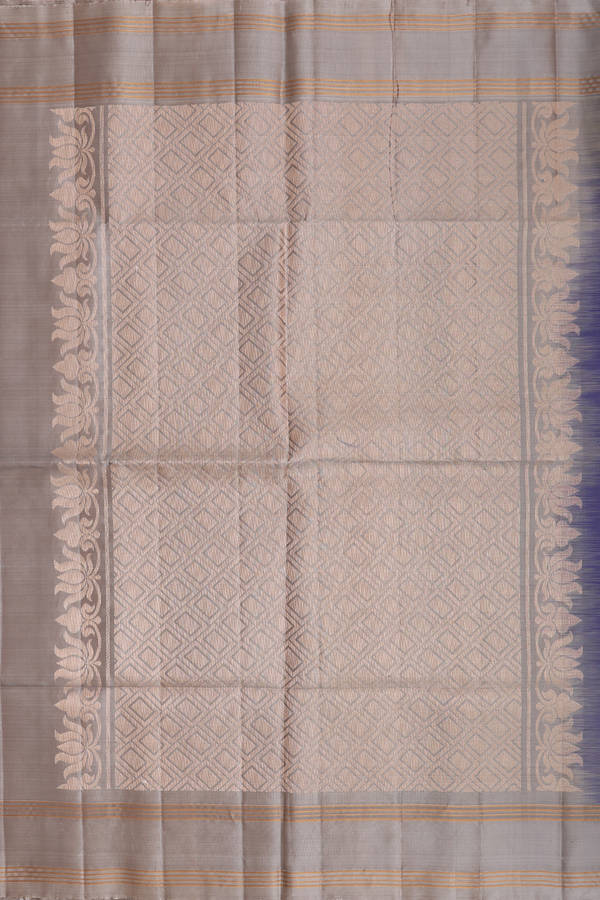 Soft Silk Saree In Dual Tone With Floral Buttas