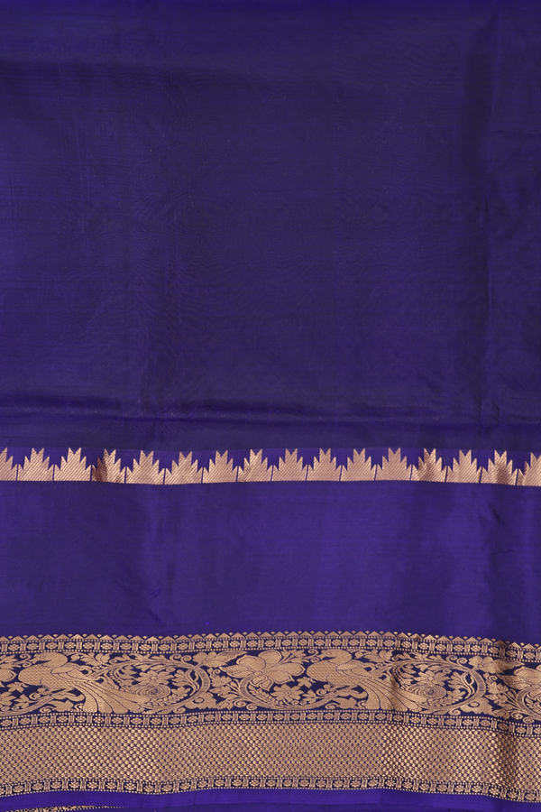 Soft Silk Saree In Dual Tone With Floral Buttas