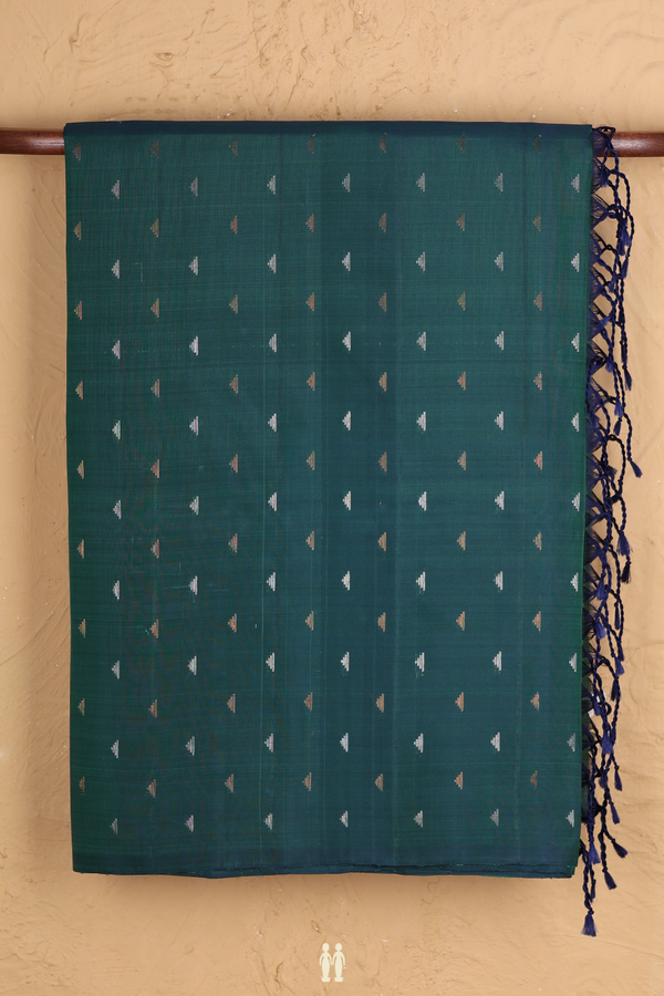 Soft Silk Saree In Dual Tone With Triangle Buttas