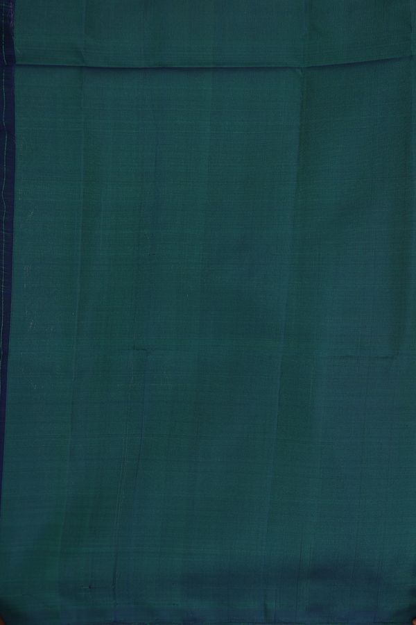 Soft Silk Saree In Dual Tone With Triangle Buttas