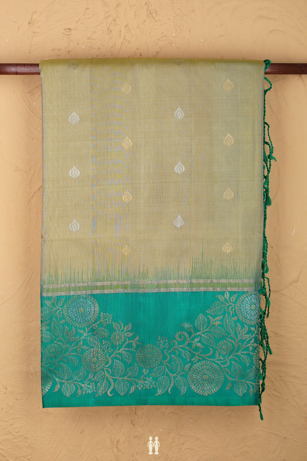 Soft Silk Saree In Dual Tone With Zari Buttas